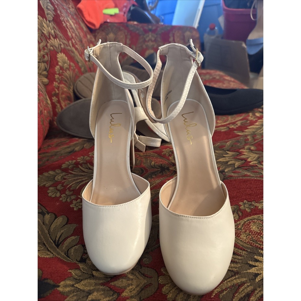 Lulus Laura Off White Ankle Strap Heels Gold Accents Size 10